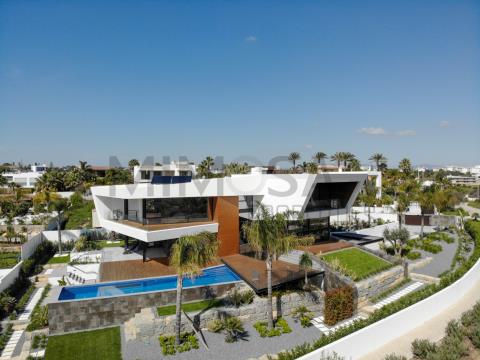 Villa de lujo de 3 dormitorios con piscina en Porto de Mós, Lagos