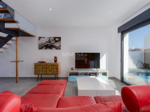 Villa mit 3 Schlafzimmern und Pool in Estômbar: neue anpassbare Oberflächen