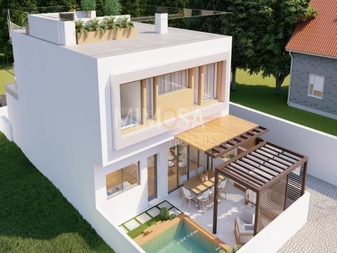 T3+1 House with View and Leisure under Construction, Estômbar