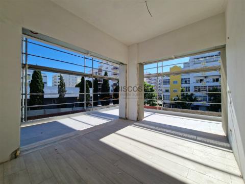 Piso T2 - Piscina - Gran balcón - Trastero - 2 plazas de aparcamiento - Portimão - Algarve