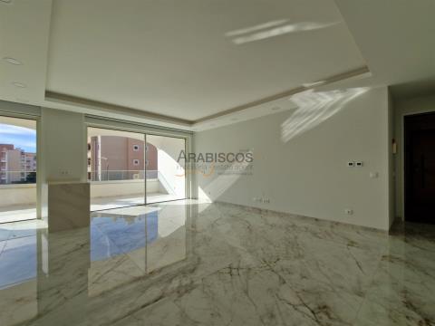 Apartamentos T3 - Varandas com 46 m2 - Piscina - Ar Condicionado - Piso Radiante - Lagos - Algarve