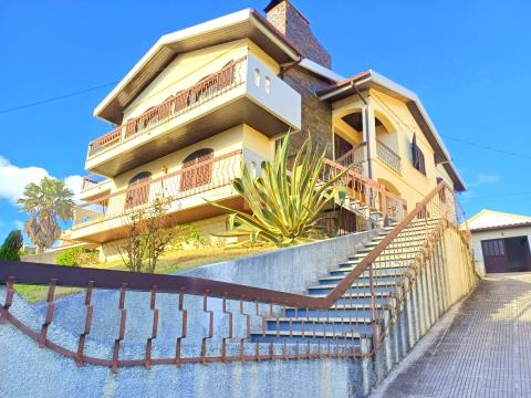 Villa de 6 dormitorios, con magníficas vistas al mar, en Buarcos!