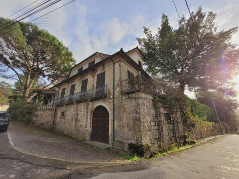 Quinta com 18.000 m2, em Revenda-Vila Verde, a funcionar c/o Turismo Habitação