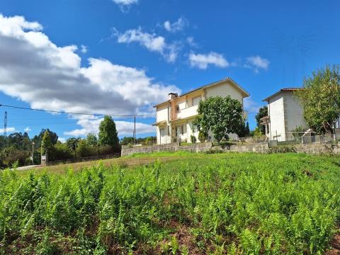 Land for construction of detached house located in Atiães - Vila Verde!