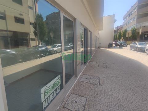 Arrenda-se espaço comercial no centro de Guimarães