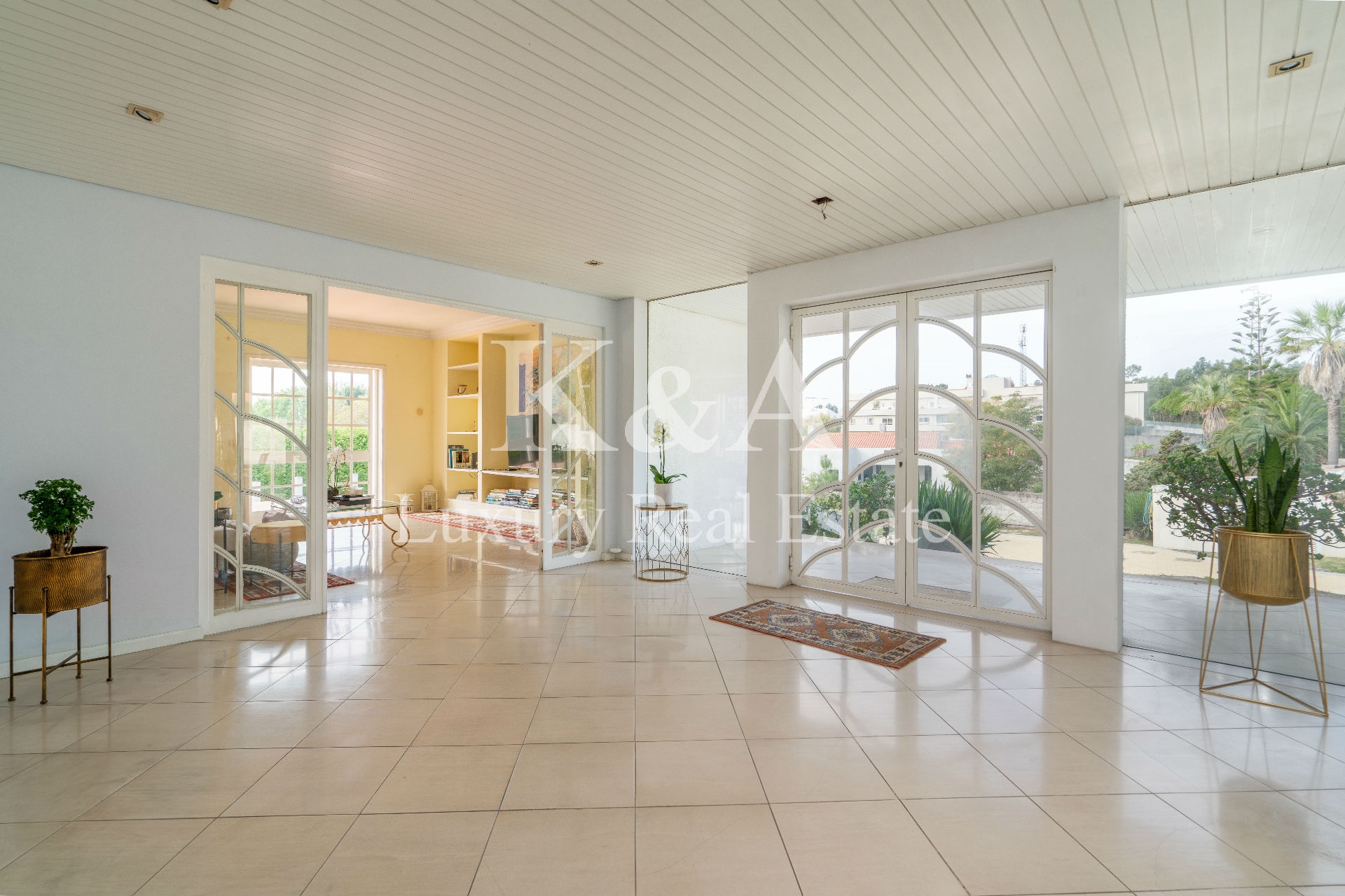 Moradia com piscina em Miramar Kendall & Associados, Luxury Real