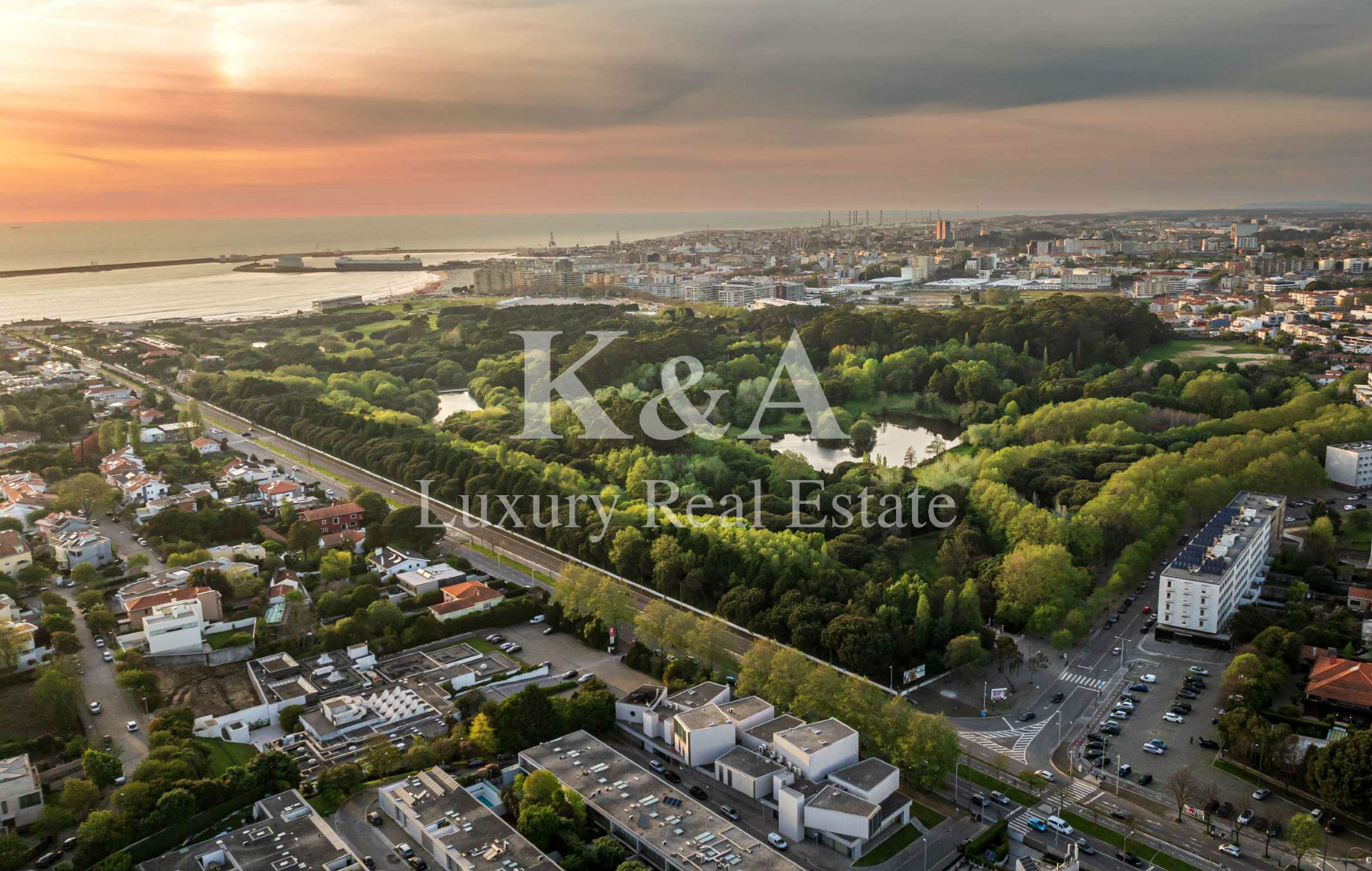 Apartamento T2, com varandas, na Foz.