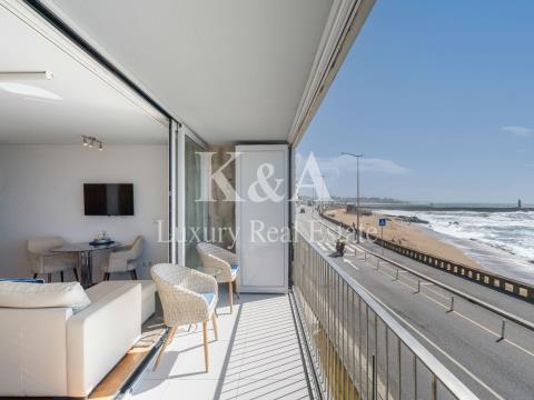 Apartamento T3 duplex, com vista mar, na Foz.