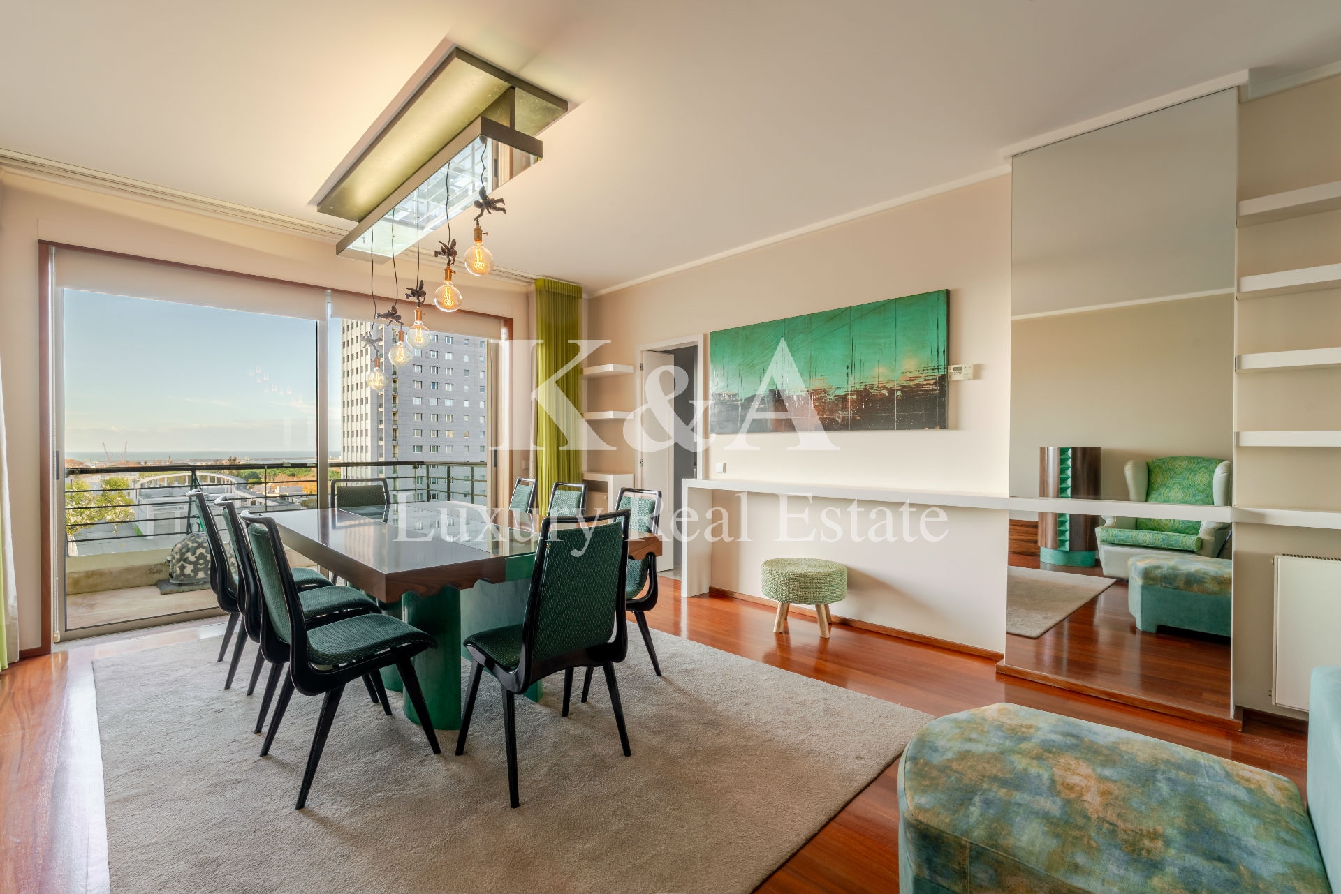 Apartamento T3, com vistas mar, na Foz.