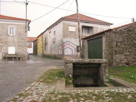 Moradia T4, Póvoa, Miranda do Douro
