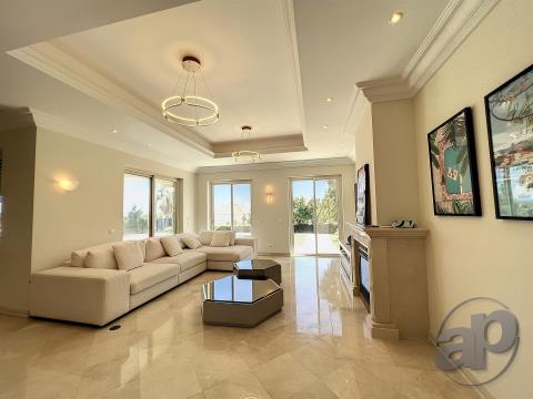 Excellent 4 bedroom villa for sale in Monte Rei Golf
