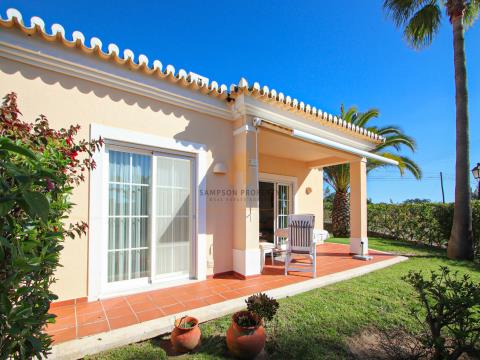 For sale in Clube Golfemar - Carvoeiro. 2 bedroom townhouse