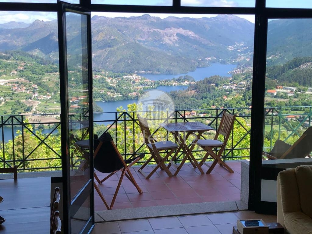 Propriedade T4 e T3, Caniçada, Gerês