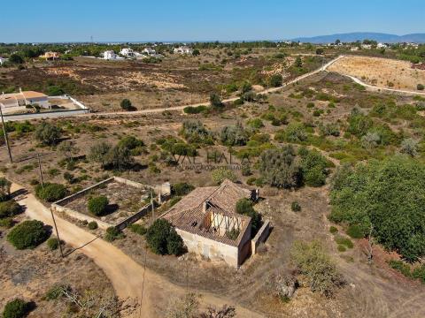 Land mit Ruine, Caramujeira, Lagoa, Algarve