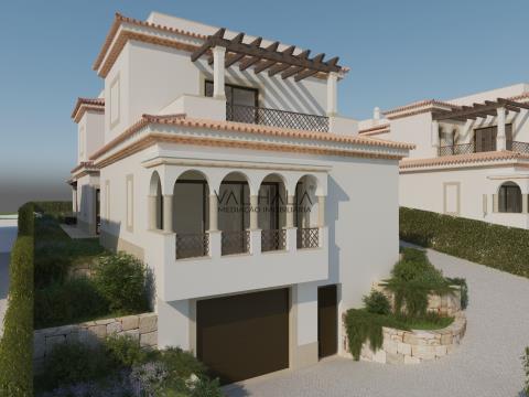 Luxury Villa T4 inserted in the Pine Cliffs resort, near Albufeira and the town of Olhos de Água