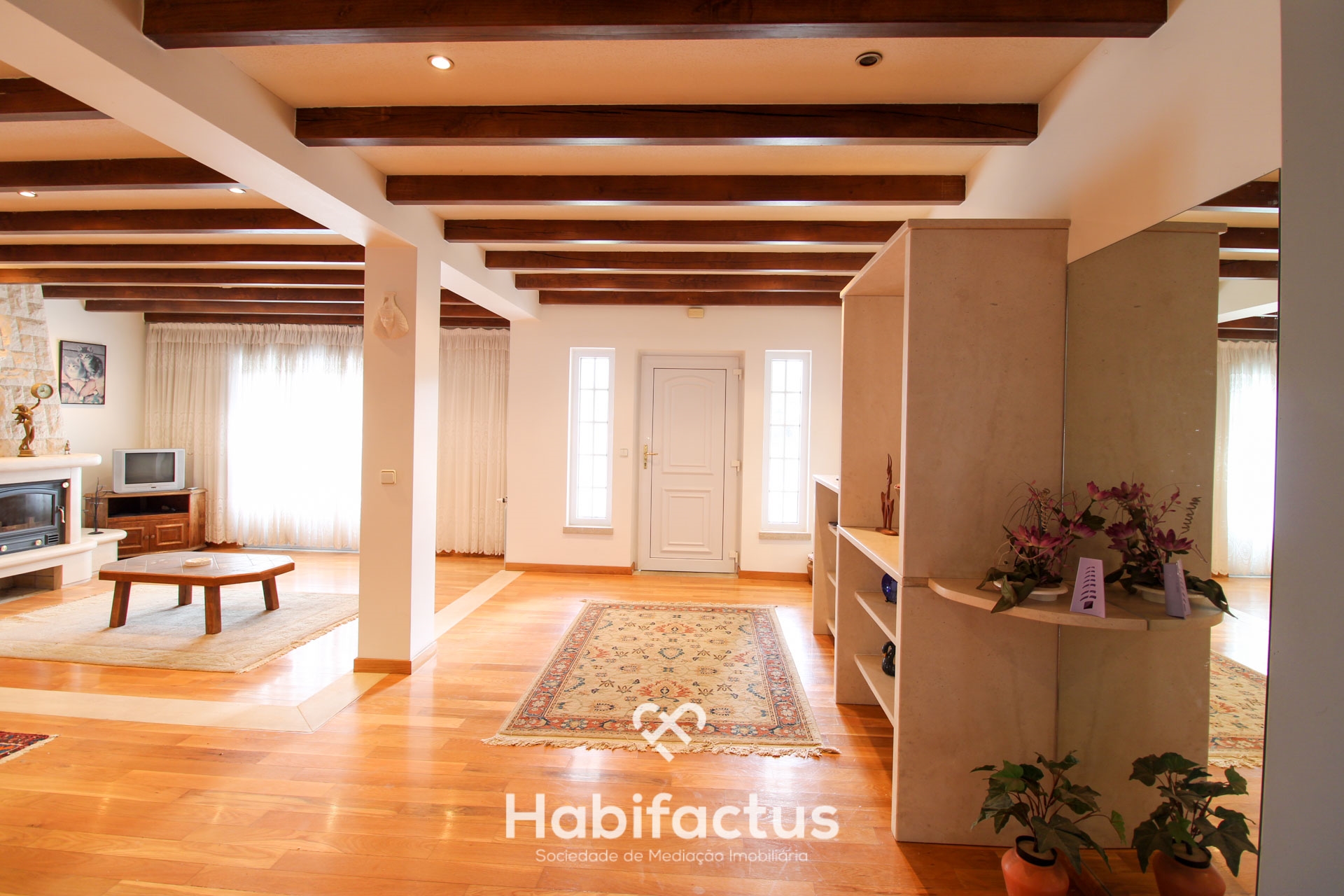 Moradia Espetacular em São Martinho, Seia, com Vista para a Serra da