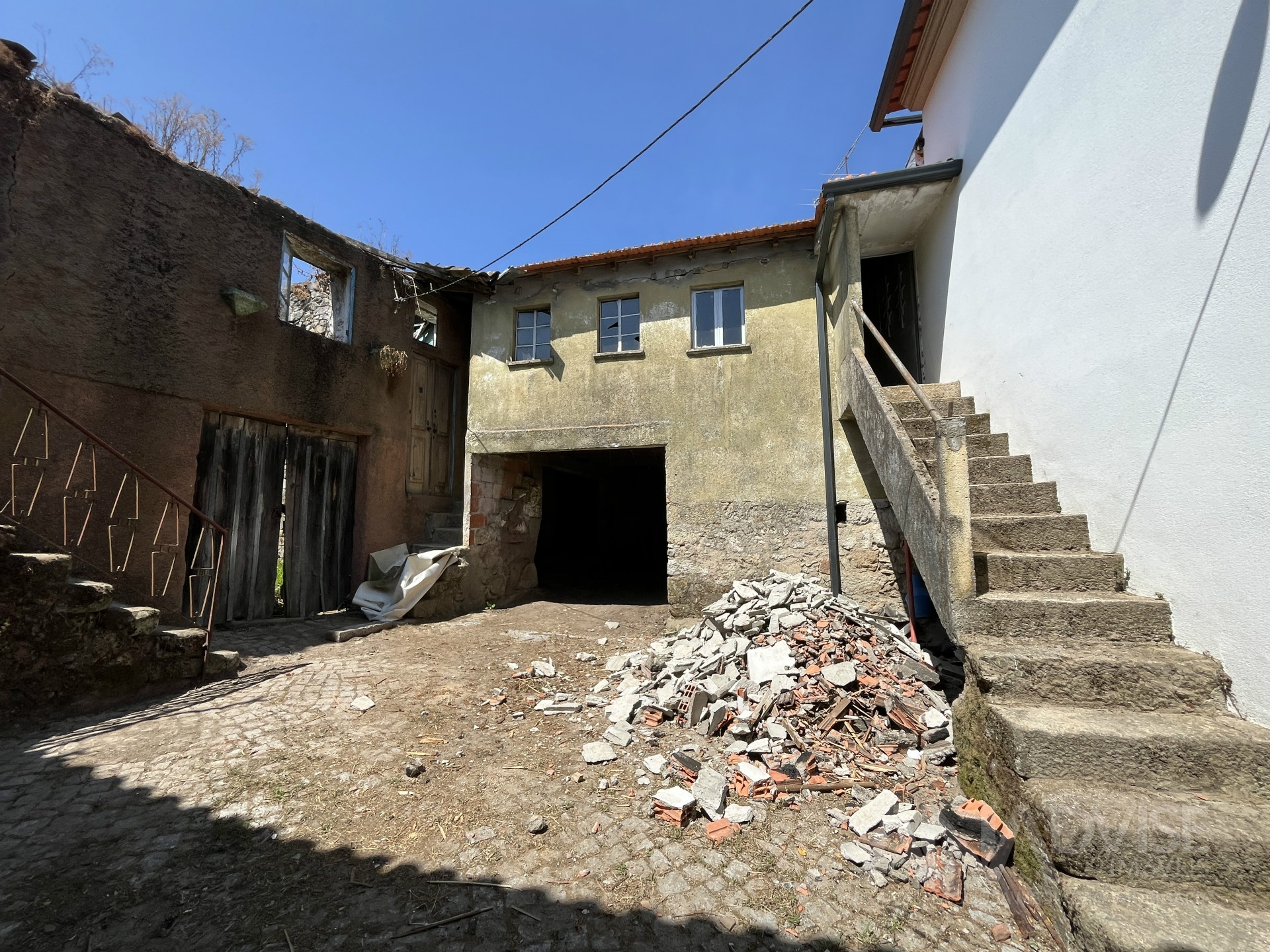 Detached house to restore T3