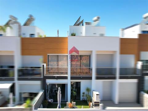 Maison dans village 3 Chambre(s)