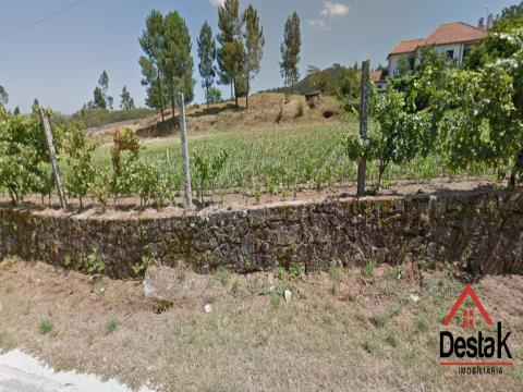 453 m2 Land in Paços de Vilharigues. Eingefügt in eine Unterteilung für den Bau von Häusern im moder