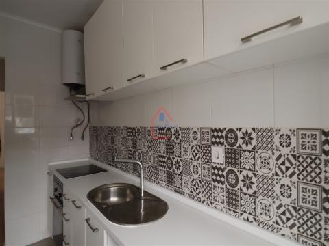 Apartamento na Amadora T2 Remodelado com boa acessibilidade para venda 160000€/REF AT0138