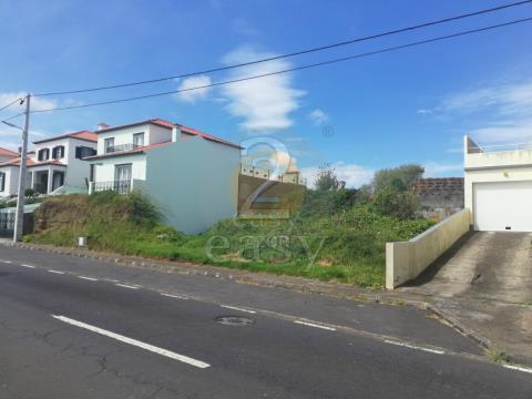 Terreno urbano em Ponta Delgada
