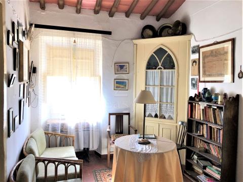 Alentejo Investment: Manor house, w/ 3 floors and garden, in Borba, to restore