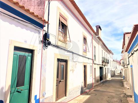 House T3 of old moth, 2 floors and 2 terraces, Alentejo