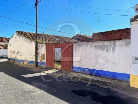 Single storey house T2 with backyard to recover, Alvalade, Santiago do Cacém