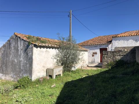 House in Alentejo with backyard, to recover