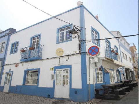 Building for restaurant equipped and ready in Portimão