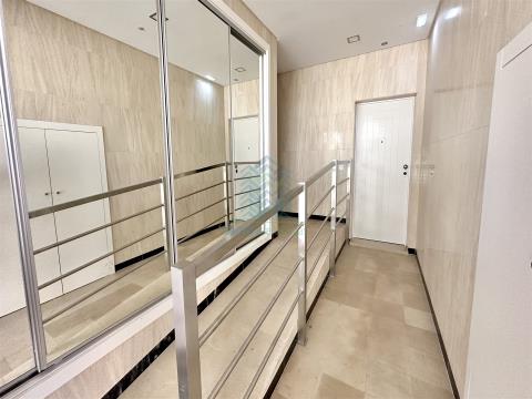 Excelente apartamento T1 Novo situado num Rés do Chão em Santa Maria dos Olivais - Tomar