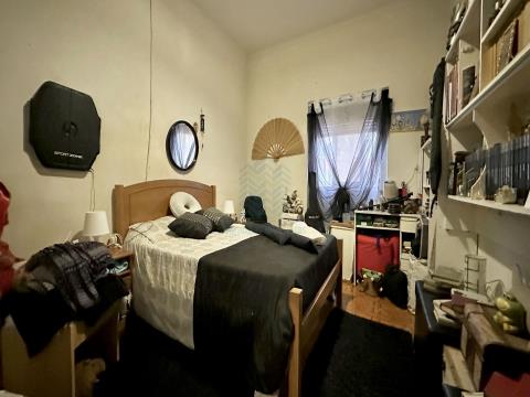Appartement de 2 + 1 chambres au rez-de-chaussée avec débarras à Torres Novas