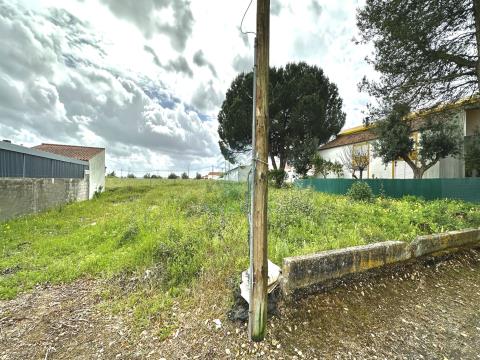 Städtisches Grundstück für den Wohnungsbau in Montalvo, Constância