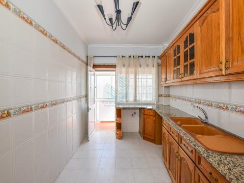 3 bedroom apartment with terrace, balconies and 2 garages - Entroncamento
