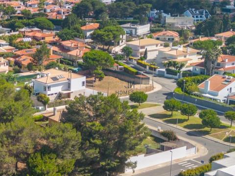 Building plot with 1040 sqm in Birre, Cascais.
