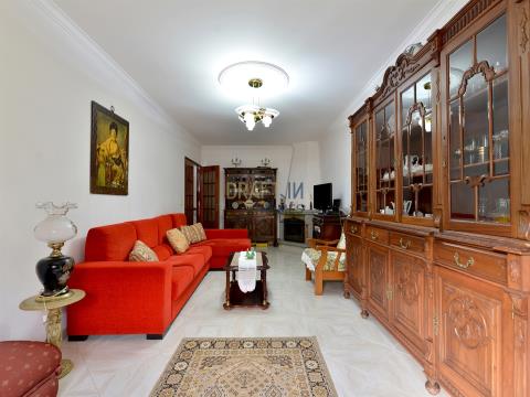 Piso de 3 habitaciones situado en Agualva-Cacém, Sintra.