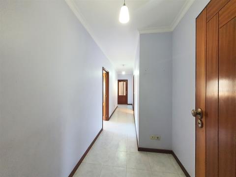 3 bedroom apartment in front of Rio Tinto Urban Park